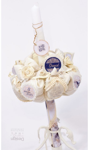 Lumanare de botez cu  ursuleti, dantela ivory, accente gold si bleumarin 3